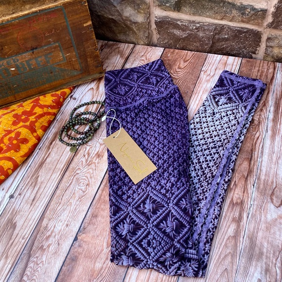 ✨NIYAMA SOL MACRAME AMETHYST HI WAIST LEGGING - Picture 3 of 10